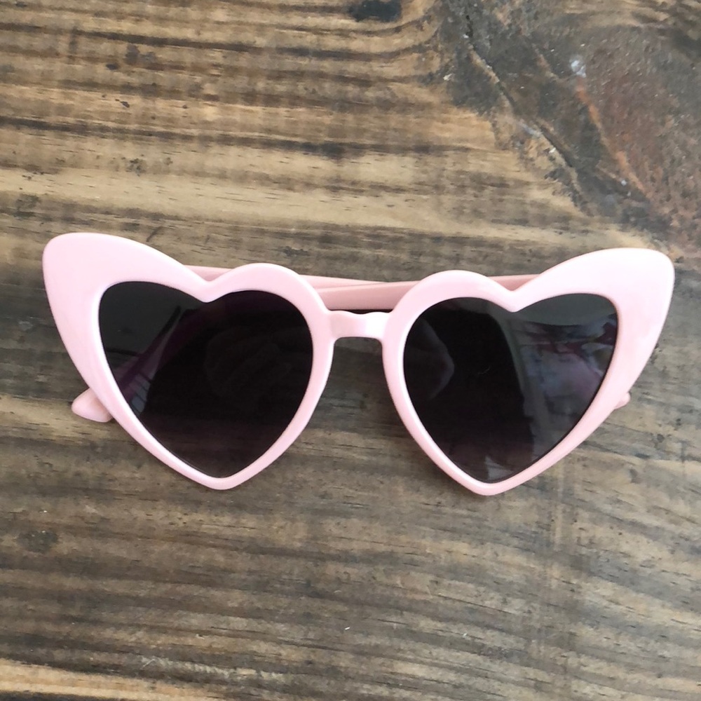 Pink and black cat eye sun glasses